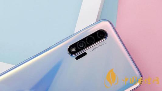 華為手機(jī)銷量或跌八成！華為手機(jī)是否會(huì)降價(jià)?