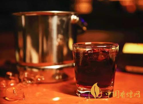可樂(lè)桶是什么酒 非?；鸨目蓸?lè)桶調(diào)配方法介紹