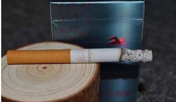 黃鶴樓游泳回歸，爺爺輩最喜愛的香煙品牌