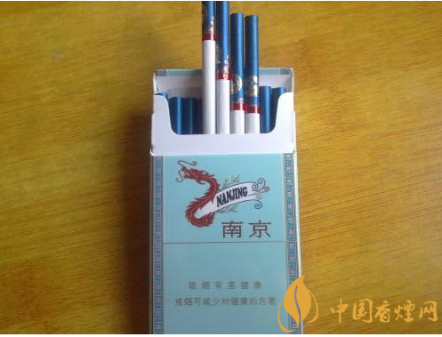 過年待客買什么香煙好，中華撐場面軟云看內(nèi)在